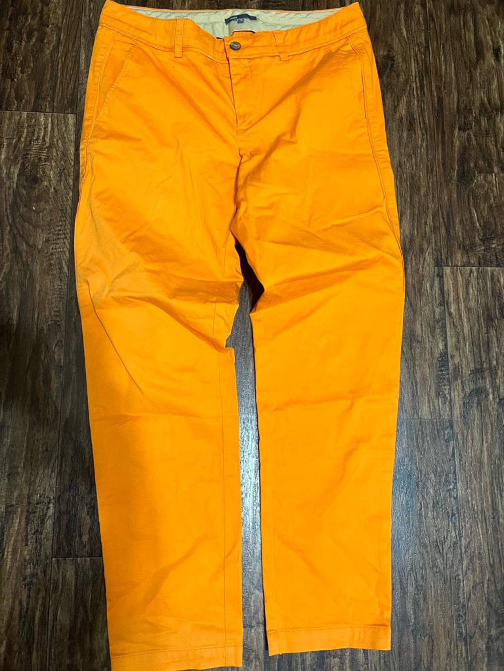Stunning Vince Bright Orange Chino Pants